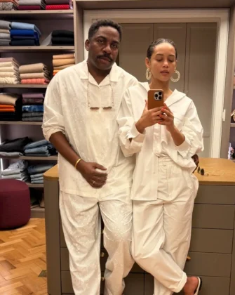 Ta&iacute;s Araujo e L&aacute;zaro Ramos surgem com looks combinados: &ldquo;Partiu, servi&ccedil;o com Mozinho&rdquo; (Foto: Instagram)